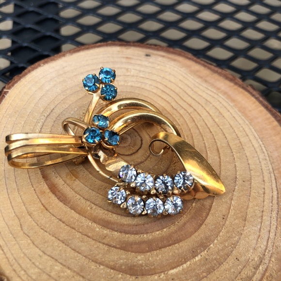 Vintage Brooch and Earrings - Picture 2 of 4